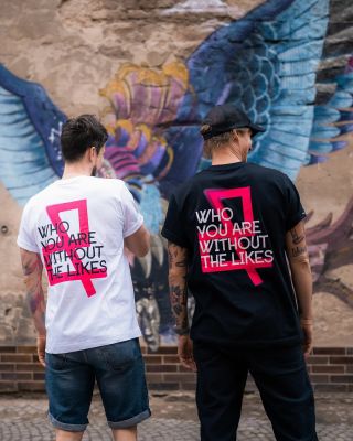 Dej ostatním vědět, kde je tvůj hood! 🔥 Hoď na sebe náš stylový merch a ukaž, kdo je tvůj n. 1 pro kafe, brunch nebo jen...